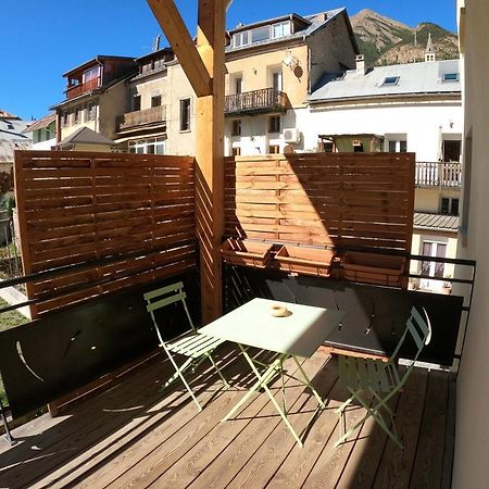 Maison Neuve Proche De Barcelonnette Jausiers Exterior photo